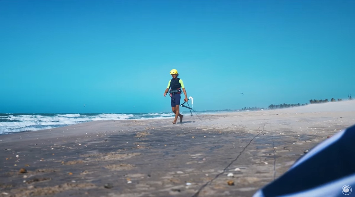 Kauan Grubert walking his lines to start his session in Brazil
