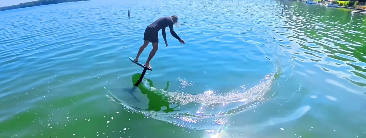 Tucker banks a hard turn on the 1725S.