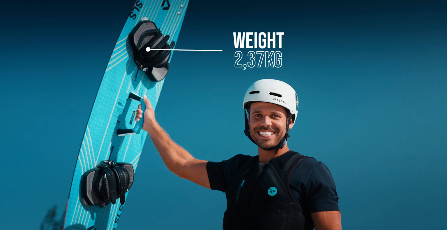 The light weight makes board-offs easier. Rubens holds up the Jaime SLS to demonstrate how light 2.37 KG is.