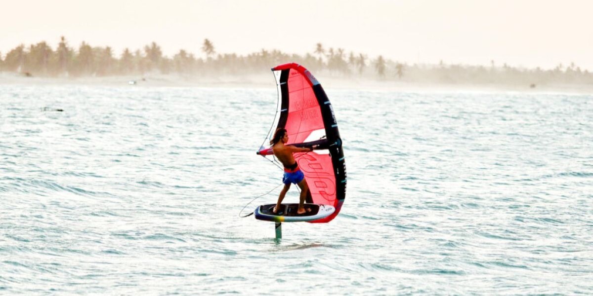 The Eleveight WFS V7 wing is ideal for light wind conditions, with 6.5 m and 7.5m options.