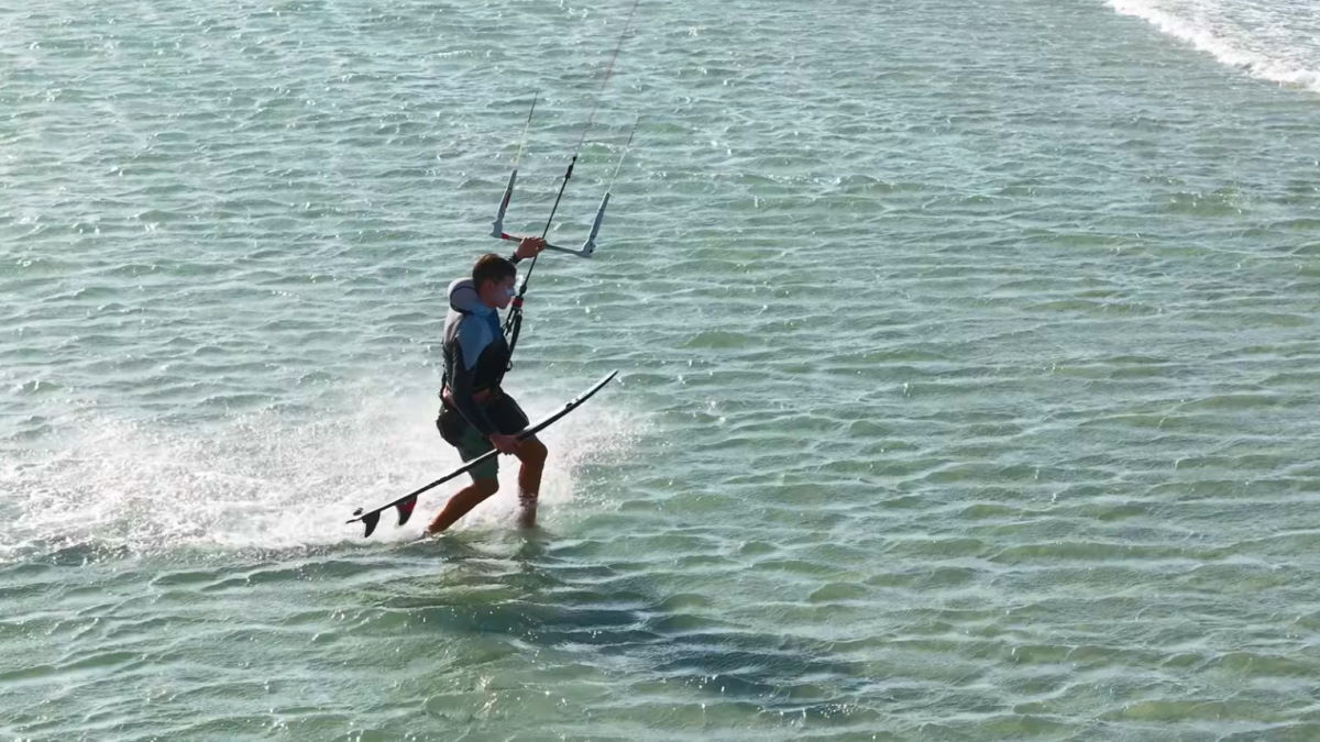 Only the kite will change for these test sessions. Gray heads out with his own bar and board.