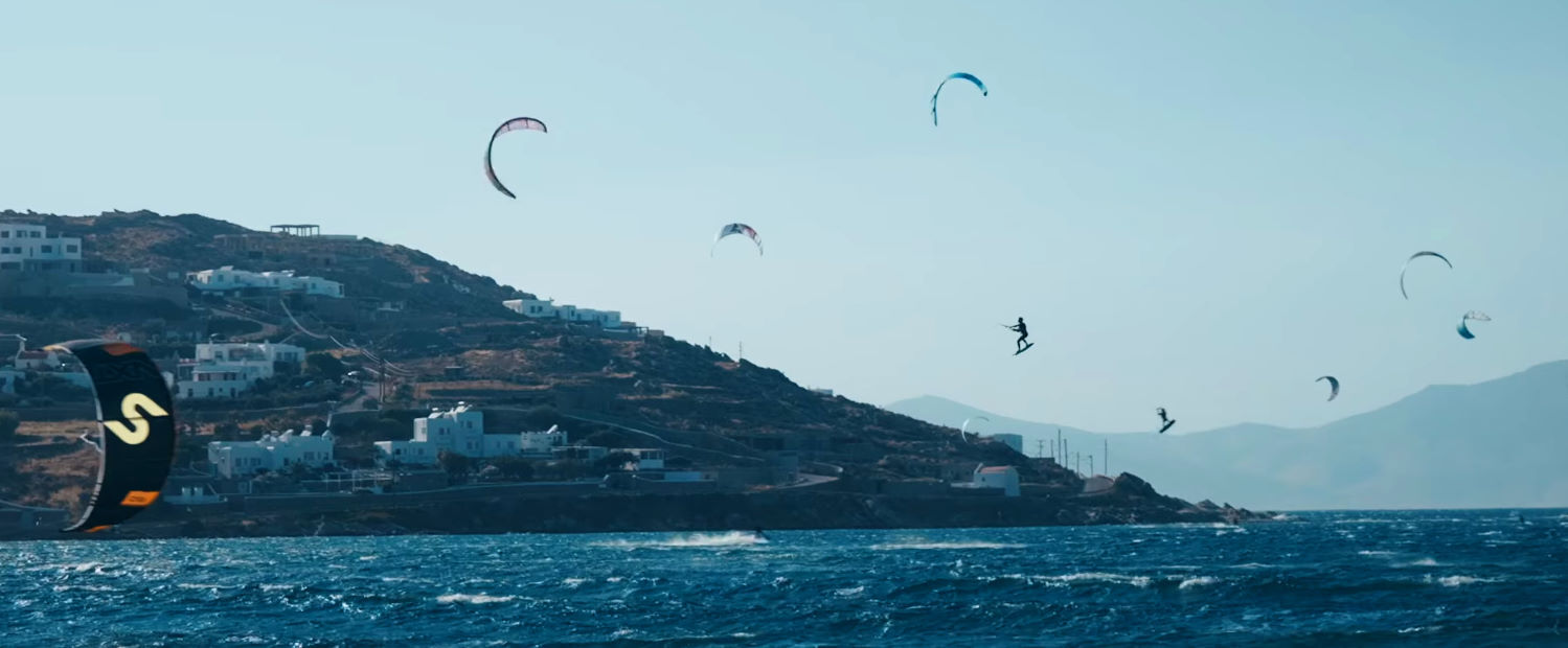 The V3 Trigger has a bigger sweet spot, so you'll have an easier time boosting. Rubens boosts high into the air with the F-One Trigger V3 kite.