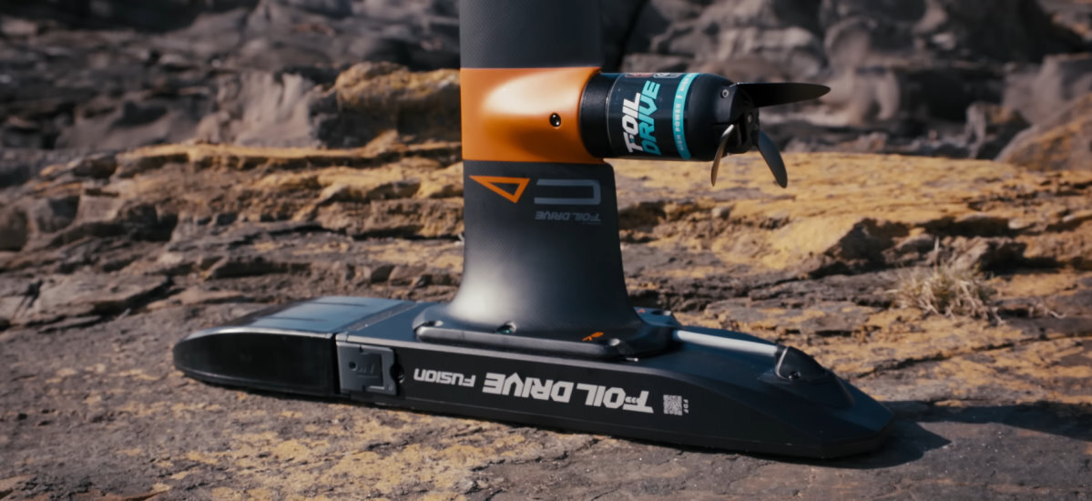 Close-up of the Fusion system on an integrated mast.