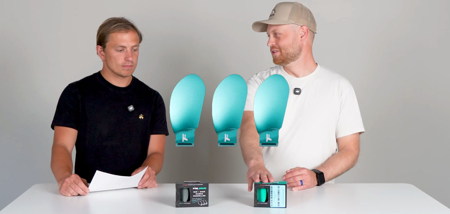 Use the blue prop for small foils or boards. Use the blue prop for small foils or boards.