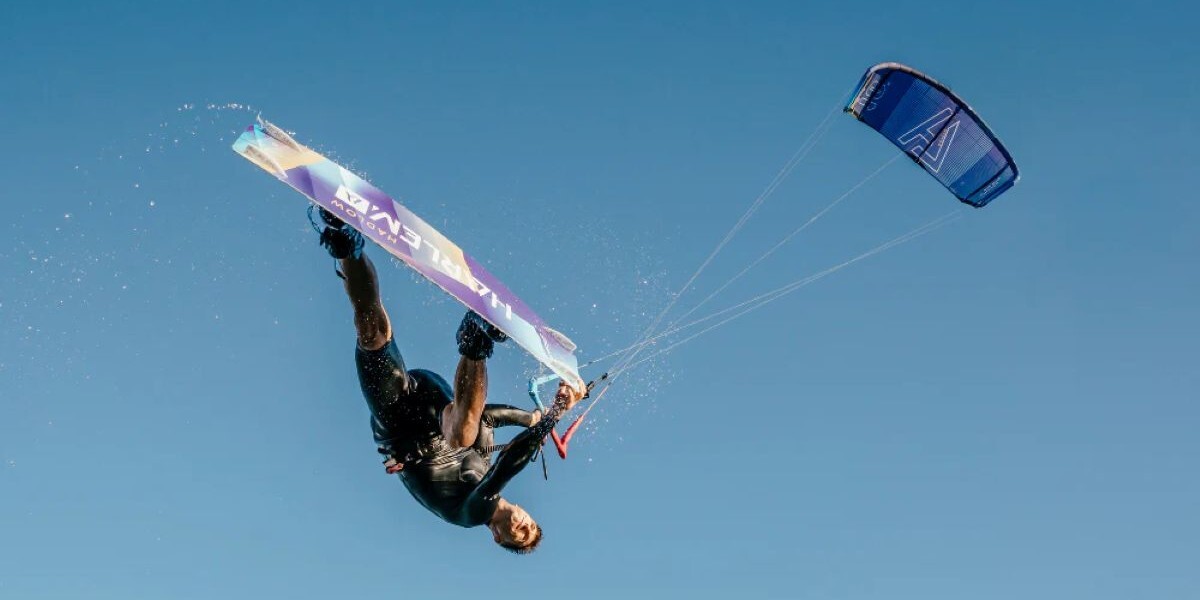 Aaron Hadlow on the Hadlow Pro Harlem kite