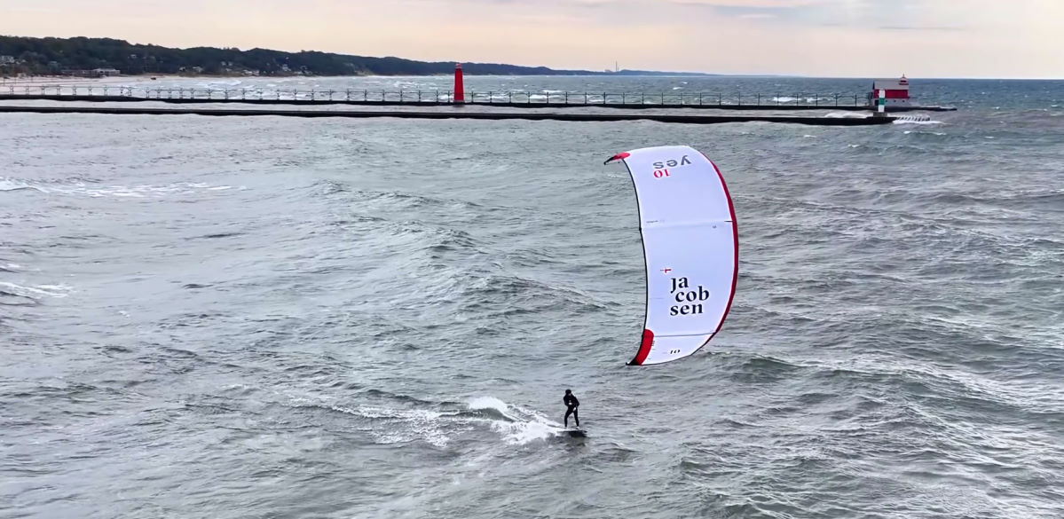 Jeff rides the Jacobsen Yes kite near the Grand Haven pier.