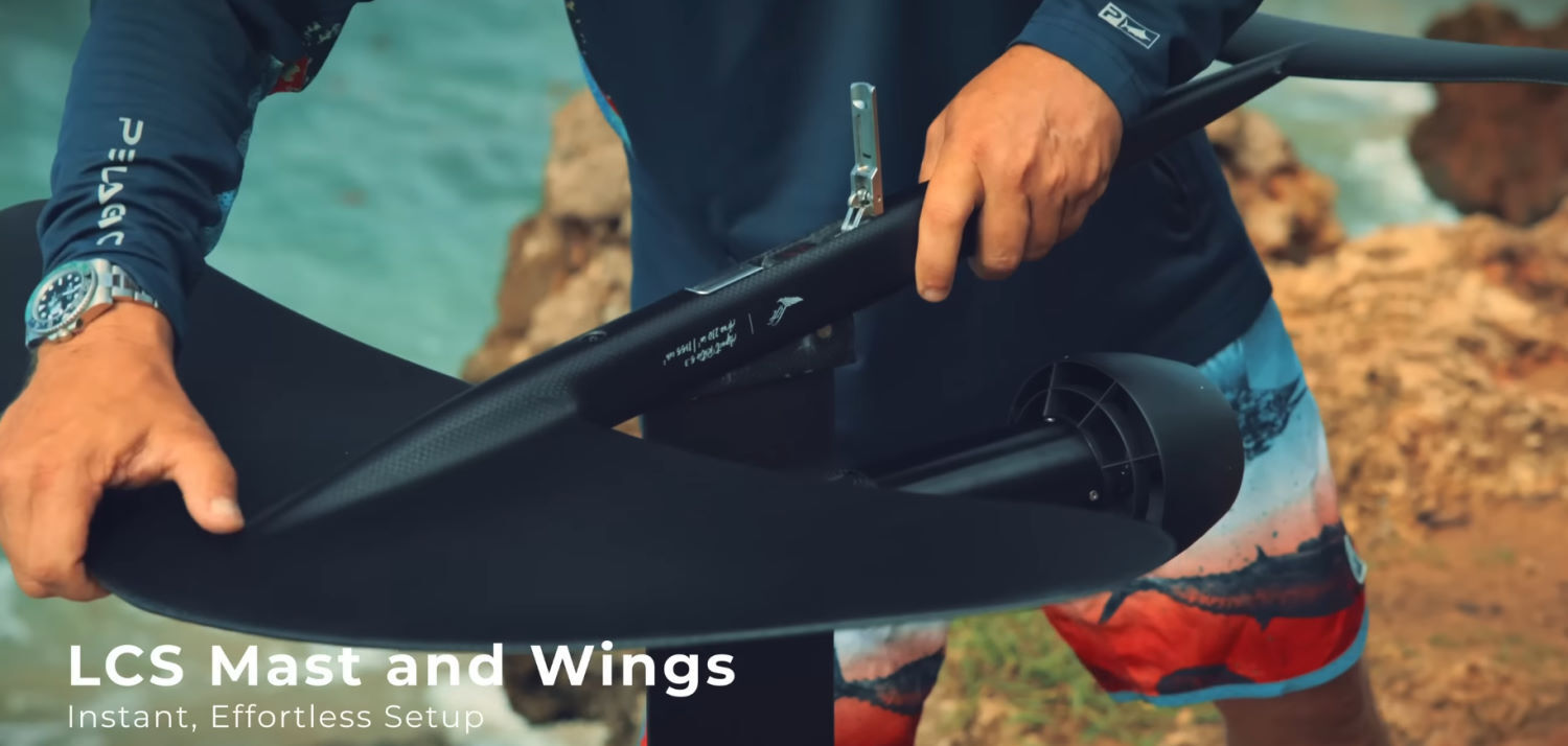 Everything snaps into place quickly with the Lift Connect System. A foiler assembles the Lift5 wings onto the mast.