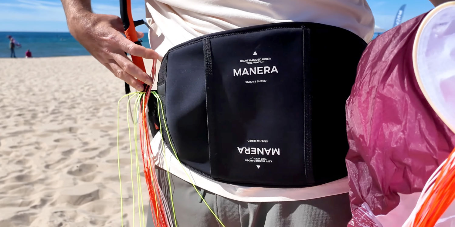 Flip the harness over to switch from right to left handed use. Close-up of the back of the Manera pocket wing belt showing that it can be used right or left handed.